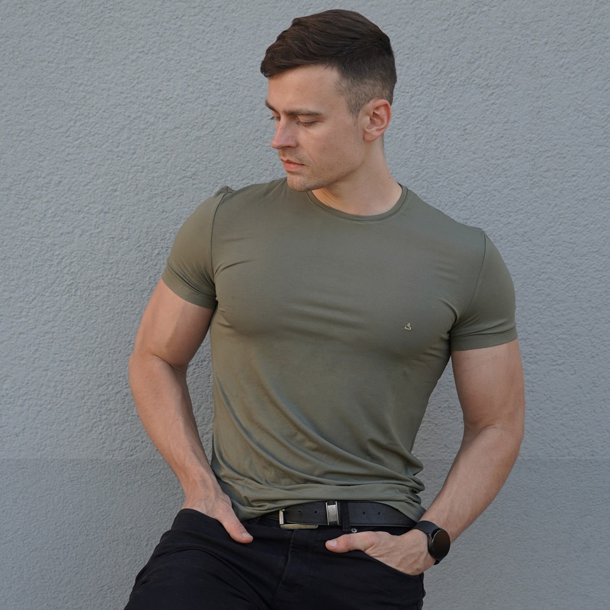 Khaki t-shirt męski z dekoltem okrągłym